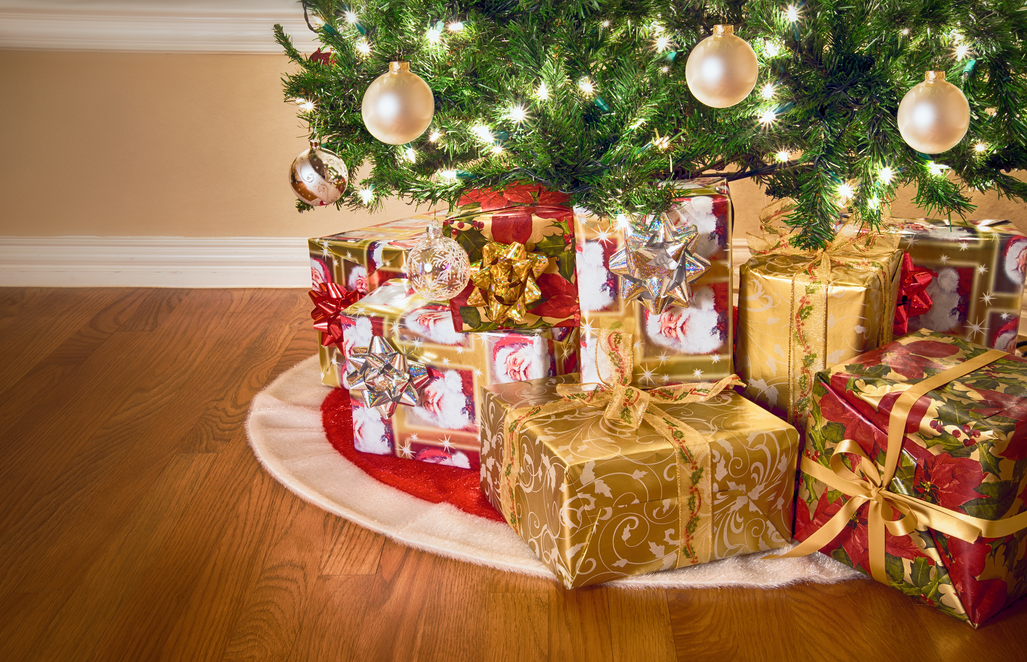 How to protect your hardwood floor this Christmas