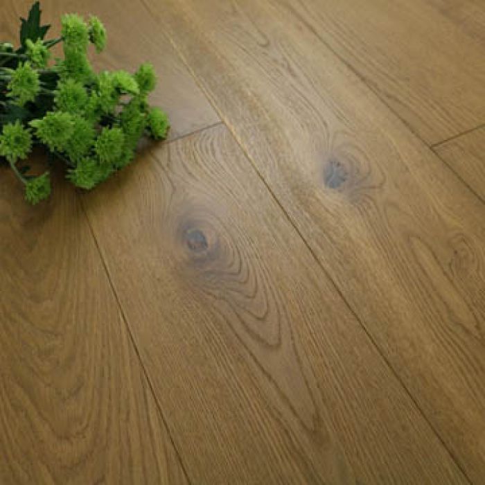 190mm Engineered Brushed & Matt Lacquered Natural Oak Wood Flooring 2.166m²