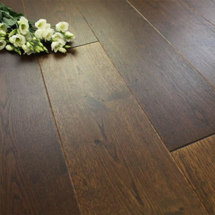 180mm Engineered Brushed and Matt Lacquered Tawny Brown Oak Wood Flooring 2.77m²